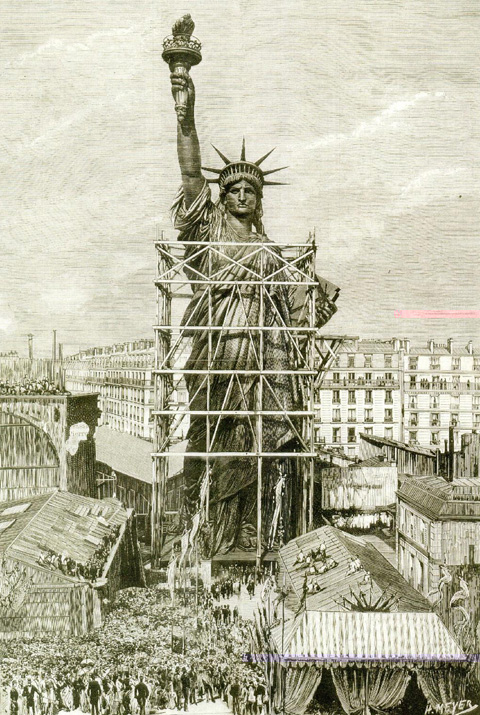 Présentation de la statue à Paris